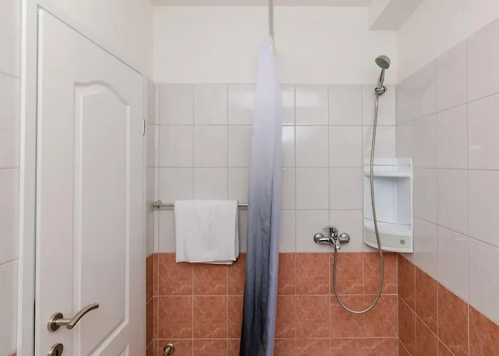 Color 아파트 믈리니