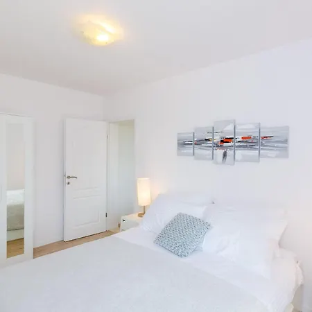 Apartment Color *